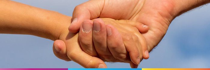 FANYA TU, Hände im Fokus