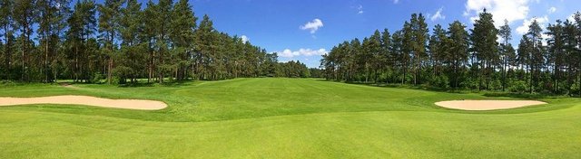 FANYA TU, Golfplatz